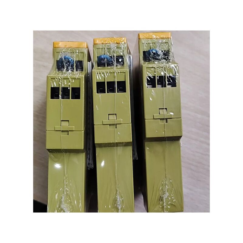Original imported PI-LZ safety relay voltage 24VDC industrial control automation equipment  PNOZ X1 774300