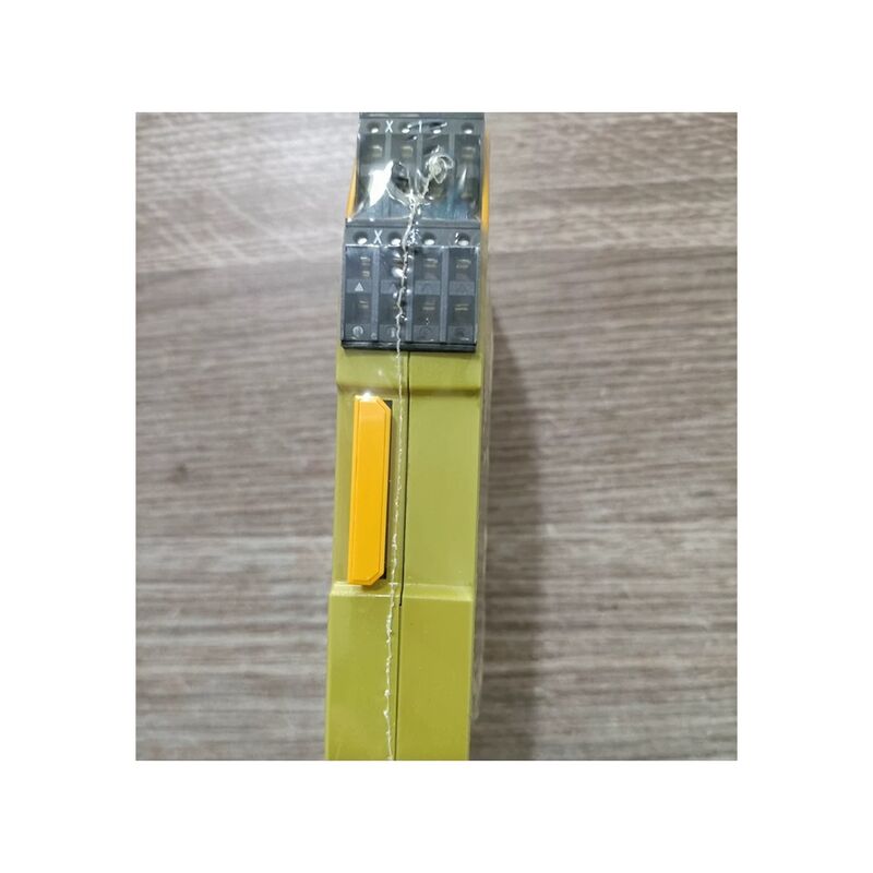 PI-LZ Original imported relay 3n/o 1n/c contact 2.5W automation equipment safety protection  PNOZ s4.1 C