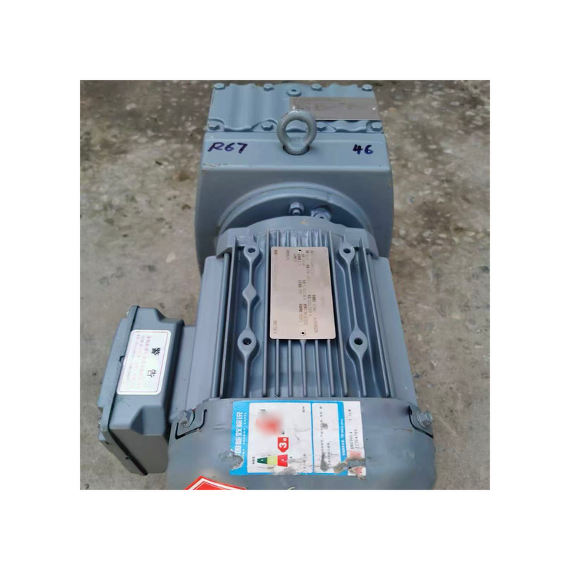 R67 DRE90L4 Helical Inline Gearbox 1.5kW Parallel Shaft Gear Motor Foot Mounted Industrial