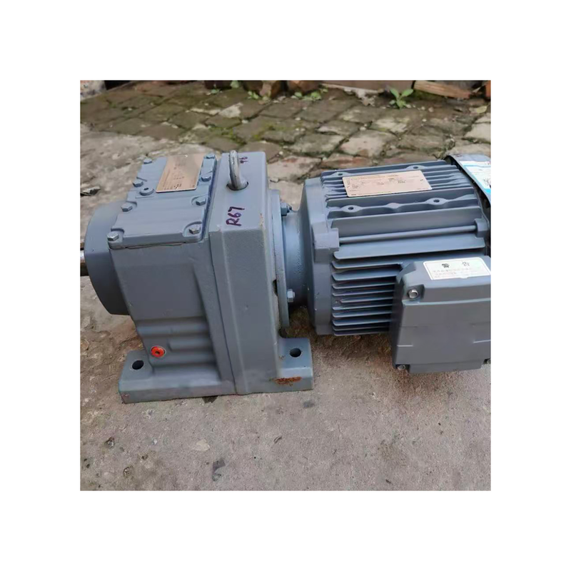R67 DRE90L4 Helical Inline Gearbox 1.5kW Parallel Shaft Gear Motor Foot Mounted Industrial