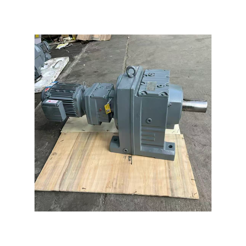 High Ratio R97/R57 DRE90L4 Combination Industrial Gearmotor For Low Speed Heavy Duty Conveyor
